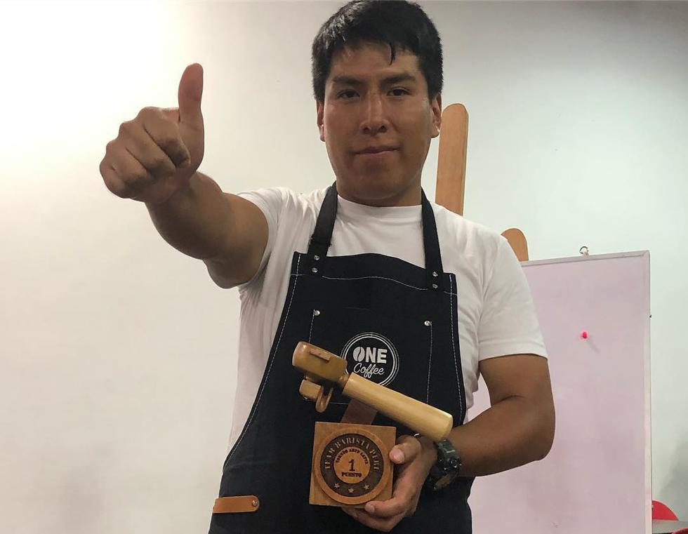 René Urbina Sanca, barista arequipeño, ganó el Primer Torneo de Arte Latte. (Instagram rutadelcafeperuano)
