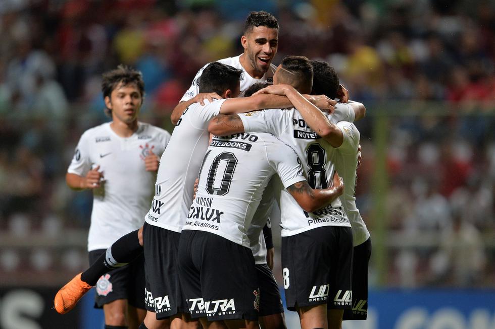 Con este destacado triunfo, Corinthians lidera el grupo G con 10 puntos, seguido por Independiente (7), Deportivo Lara (6) y Millonarios (5). (AFP)