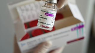Italia suspende el uso de un lote de vacunas de AstraZeneca 