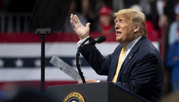 El presidente de los Estados Unidos, Donald Trump, hace un gesto mientras se dirige a un mitin de "Keep America Great" en Colorado Springs. (AFP)