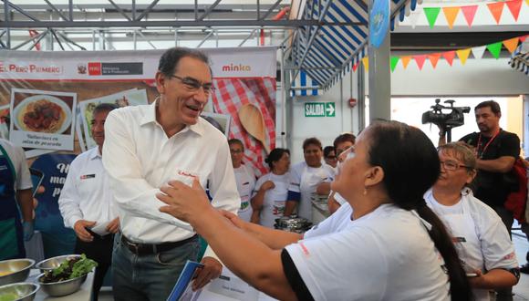 El presidente Martín Vizcarra participó en la campaña "Mar Pez" junto al ministro de la Producción, Raúl Reyes Pérez, en el Callao. (Foto: Difusión)