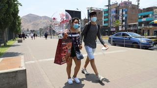 Comercio informal y parejas al aire libre: así luce Lima en San Valentín durante la pandemia del COVID-19