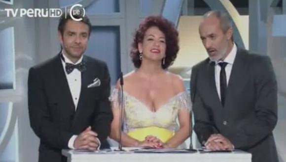 Presentó premio con ‘Cachín’. (Imagen de TV)