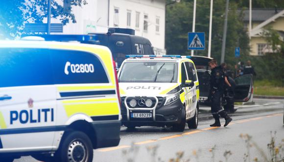 El noruego Philip Manshaus, 21 años, sospechoso de homicidio y tentativa de homicidio, que disparó el sábado contra una mezquita de los alrededores de Oslo, rechazó todas las acusaciones en su contra. (Foto: AFP)