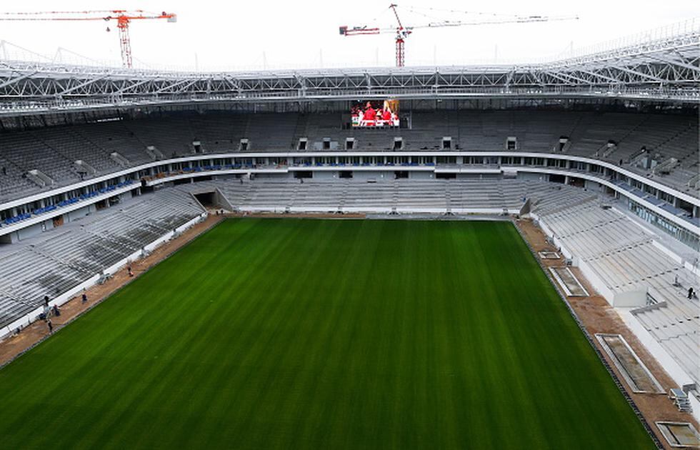 El Estadio de Kaliningrado también es conocido como el Arena Baltika. Está en proceso de construcción y se completará para albergar algunos partidos de Rusia 2018. Estos son los cotejos de la Fase de Grupos entre Croacia y Nigeria (Grupo D), Perú y Francia (Grupo C), Japón y Senegal (Grupo H) y el México y Suecia (Grupo F). También será el estadio local del equipo FC Baltika Kaliningrado. (Getty Images)