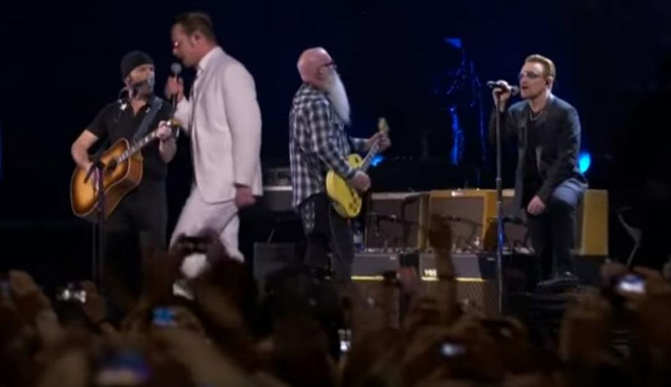 Eagles of Death Metal volvió a Bataclan para honrar a víctimas y luego tocó con U2. (Captura YouTube)