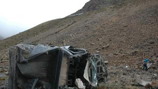 La Libertad: Dos muertos tras caída de camioneta a un abismo