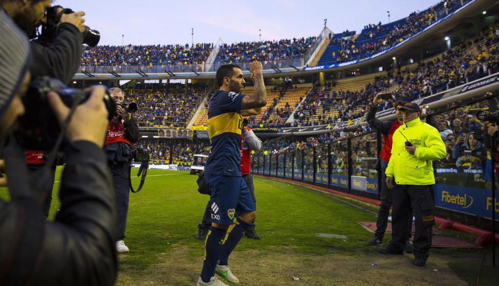 Carlos Tevez, a pesar de que no marcó, fue el más aplaudido por la hinchada. (AP)