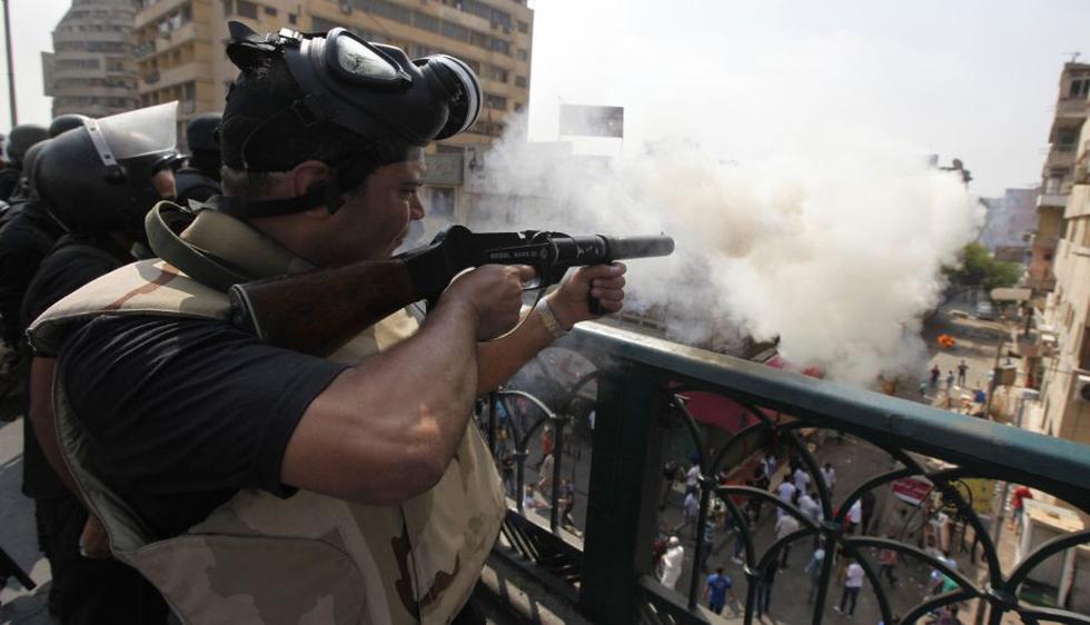 Las fuerzas de seguridad de Egipto arremetieron contra campamentos donde estaban atrincherados simpatizantes del derrocado presidente Mohamed Mursi. (Reuters)