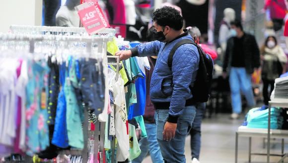 Las ventas de julio significarían solo el 60% de los ingresos del mismo mes de 2019, según ACCEP. Cierre de locales de entretenimiento afecta la facturación de los negocios del sector retail.  (Foto: Mario Zapata / GEC)