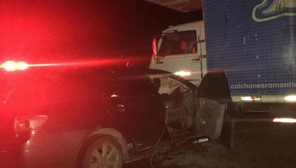 Áncash: Choque entre automóvil y camión dejó 4 muertos. (Ancash Noticias)