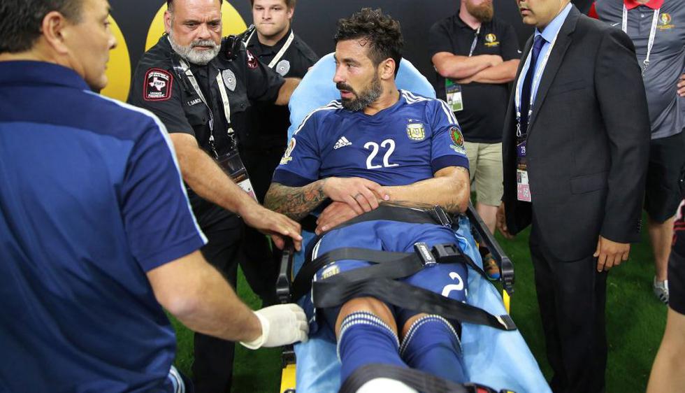 Ezequiel Lavezzi sufrió una terrible lesión y quedó fuera de la final de la Copa América Centenario. (EFE)