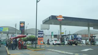 Repsol y Petroperú suben nuevamente precios de combustibles hasta en 3% por galón, afirma Opecu