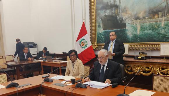 Subcomisión evaluadora del nuevo contralor entrevistará a Pedro Cartolín este viernes. Montoya es presidente; y Vásquez, vicepresidenta.(Foto: Perú21).