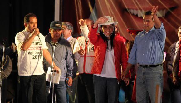 Nadine Heredia y Ollanta Humala durante campaña de 2011. (USI)