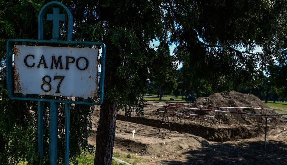 La ciudad de Milán ha habilitado un cementerio para enterrar a decenas de personas víctimas del coronavirus y que no han sido reclamadas por familiares o allegados. (Miguel MEDINA / AFP).
