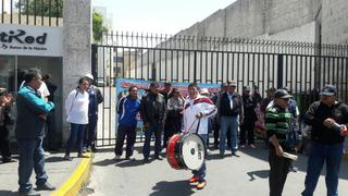 Arequipa: Trabajadores no dejan entrar a jueces ni presos a Corte de Justicia