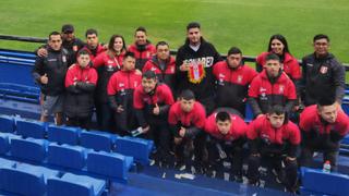 Carlos Zambrano y un bonito gesto: el defensor recibió a la selección peruana de futsal down en La Bombonera