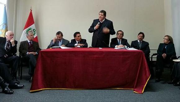 Alan García ofreció conferencia junto a exministros. (Patricia Quispe V.)