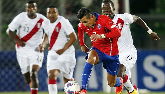 Perú dio pena y sufrió goleada ante un Chile muy superior. (EFE)