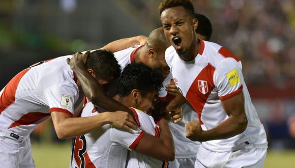 Perú recibe a Uruguay desde las 9:15 por la fecha 14 de las Eliminatorias Rusia 2018. (AFP)