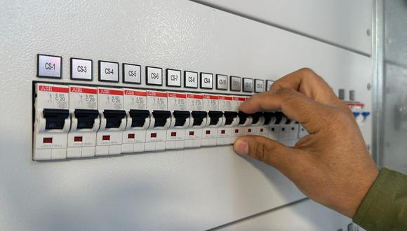 Los interruptores falsificados pueden ocasionar electrocuciones, sobrecargas y cortocircuitos que podrían devenir en incendios. (Foto: Difusión)