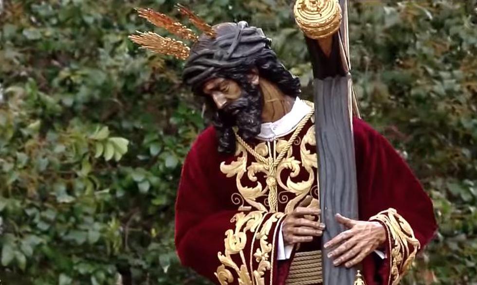 YouTube: Estatua de Cristo se rompe en procesión por Semana Santa tras chocar con semáforo. (Youtube/Telemadrid)
