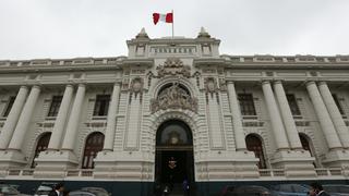 Transparencia rechaza propuesta legislativa de Perú Libre porque afecta la libertad de prensa