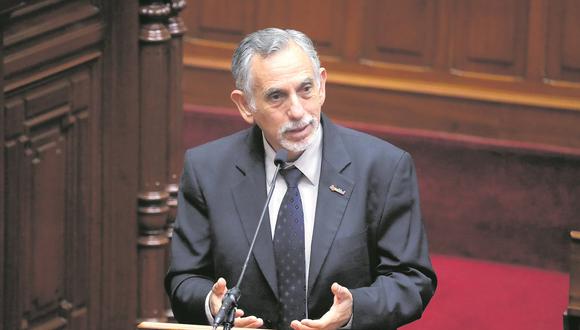 El titular del MEF, Pedro Francke, se presentó en la sesión conjunta de las comisiones de Constitución y de Presupuesto del Congreso. (Foto: GEC)