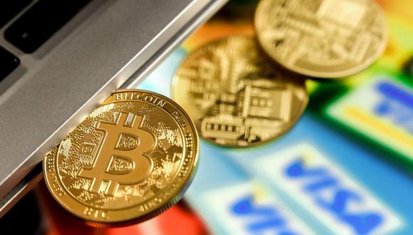 Las ganancias del Bitcoin se han visto impulsadas por los signos de que está ganando aceptación entre los inversionistas y empresas convencionales. (Foto: EFE)