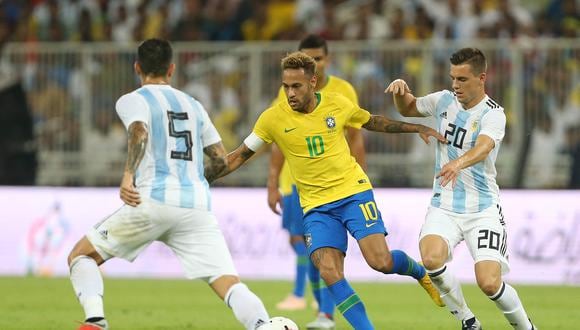 Messi y Neymar, las dos megaestrellas sudamericanas, estarán frente a frente el sábado en la final soñada de la Copa América-2021