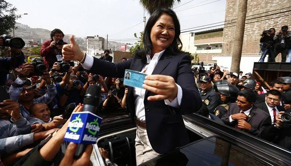Keiko Fujimori llegó al colegio Virgen de la Asunción para votar. (Rafael Cornejo)