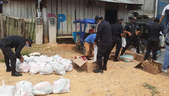 Policía entrega víveres a familias de siete asentamientos humanos en Loreto (Foto: PNP)