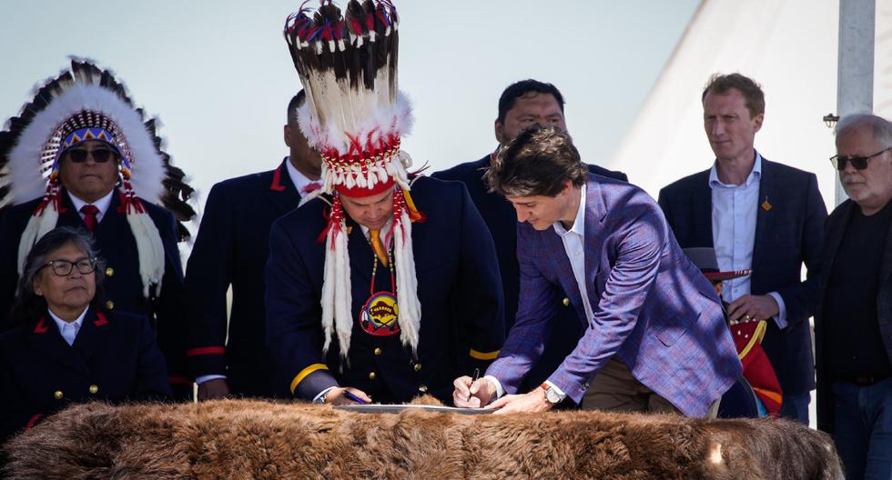 Canada Signs Millionaire Compensation for Tribals Who Acquired Their Land A Century Ago |  Canada |  Justin Trudeau |  |  The world
