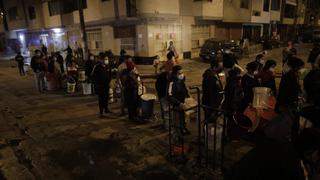 Vecinos de SJL volvieron a madrugar para recolectar agua [FOTOS]