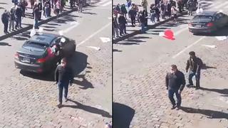 Caravana de Fuerza Popular recibe agresiones en la Plaza de Armas de Cusco [VIDEO]