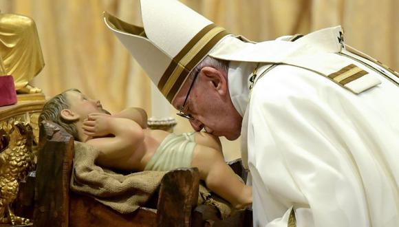 El papa Francisco señaló que el belén y el árbol navideño serán iluminados esta noche en una ceremonia. (Foto: AFP).