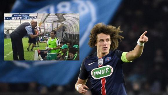 David Luiz recibió un llamado de atención por su actitud. (AFP/Captura CMD)