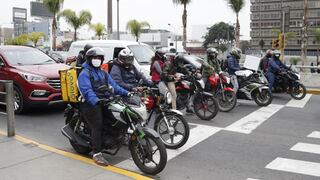 AAP rechaza propuesta que obliga a motociclistas y acompañantes a llevar chalecos con número de placa impreso