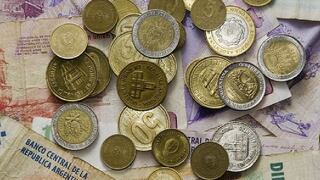 Monedas argentinas valen tres veces más por su peso que por su valor nominal
