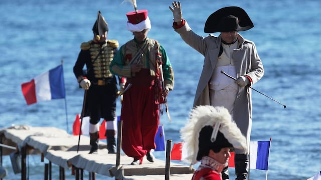 Francia: Admiradores de Napoleón recrearon el regreso de la isla de Elba
