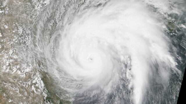 Huracán Harvey tocó tierra en la costa de Texas
