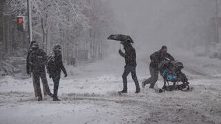 Estados Unidos: miles de vuelos cancelados por tormenta de nieve 
