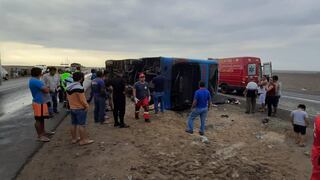 Cuatro muertos y 35 heridos deja el despiste de un bus en la vía Chiclayo-Mocupe 
