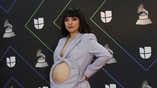 Mon Laferte y el osado traje con el que lució su embarazo en los Latin Grammy 2021