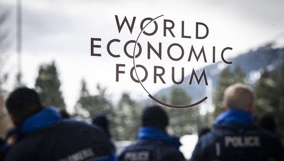 Ayer empezó la reunión anual 2024 del Foro Económico Mundial (FEM) con la presencia de importantes jefes de Estado y líderes políticos, de empresas, sociedad civil y medios de comunicación, detalló Morris. (FOTO:EFE/EPA/GIAN EHRENZELLER)