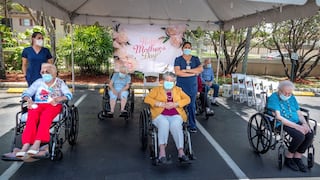 Estados Unidos: hogar de ancianos en Miami organiza “besos a distancia” por Día de la Madre