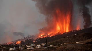 Lava del volcán Cumbre Vieja destruye numerosas casas