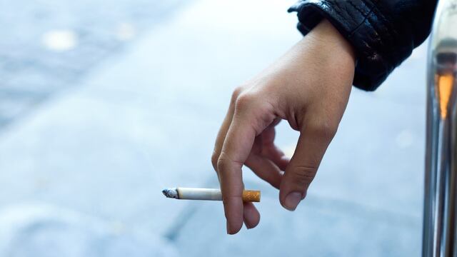 Estudios confirman que adolescentes expuestos a cigarrillos son 90% más propensos a consumirlos