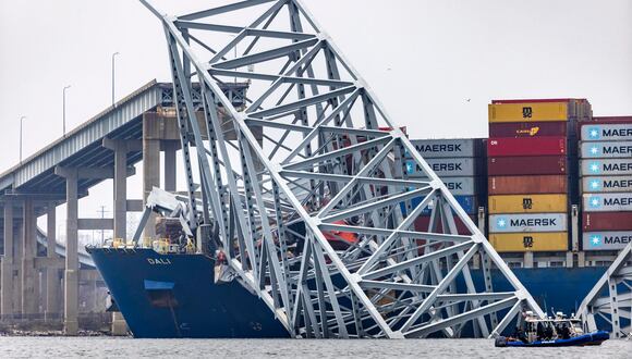 El puente Francis Scott Key fue impactado por un carguero. (EFE/EPA/JIM LO SCALZO).